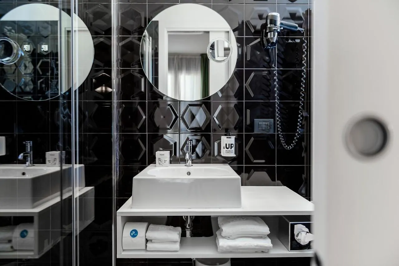Up Hotel Rimini 3*,